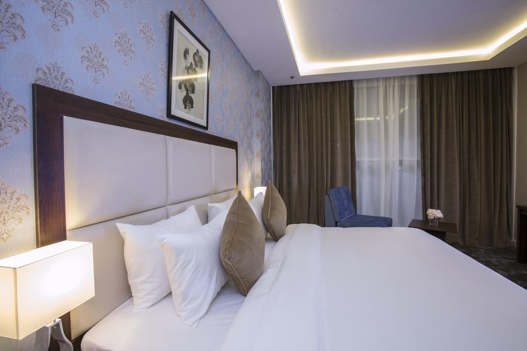 The Town Hotel Доха Екстер'єр фото